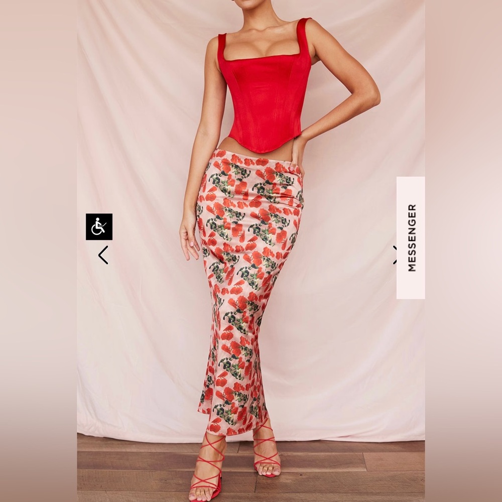 House of CB set worn only ones for like an hour, top medium skirt size small!